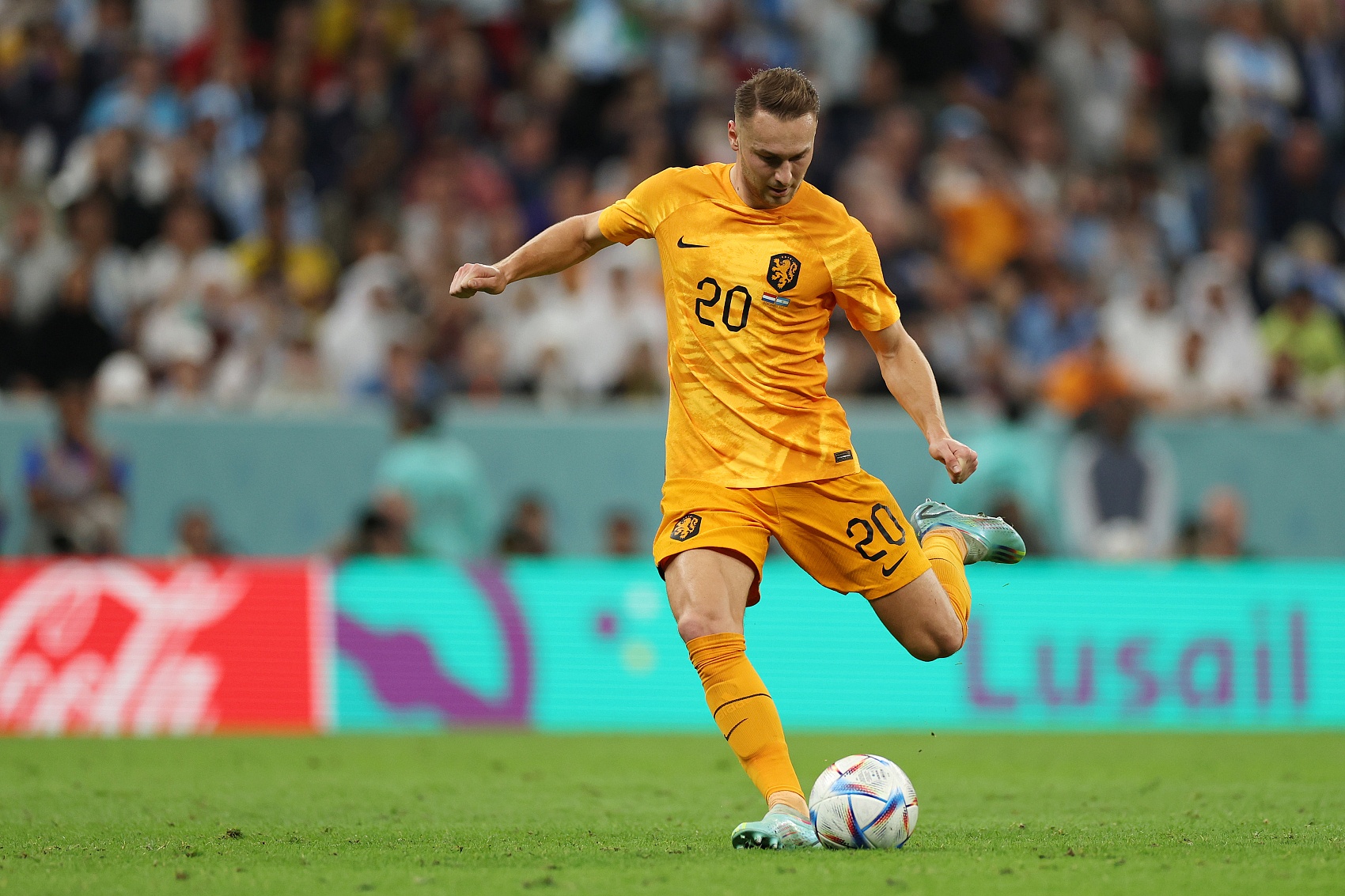 庫(kù)普梅納斯詳解菱形站位偽邊鋒角色 直言一對(duì)一非所長(zhǎng)