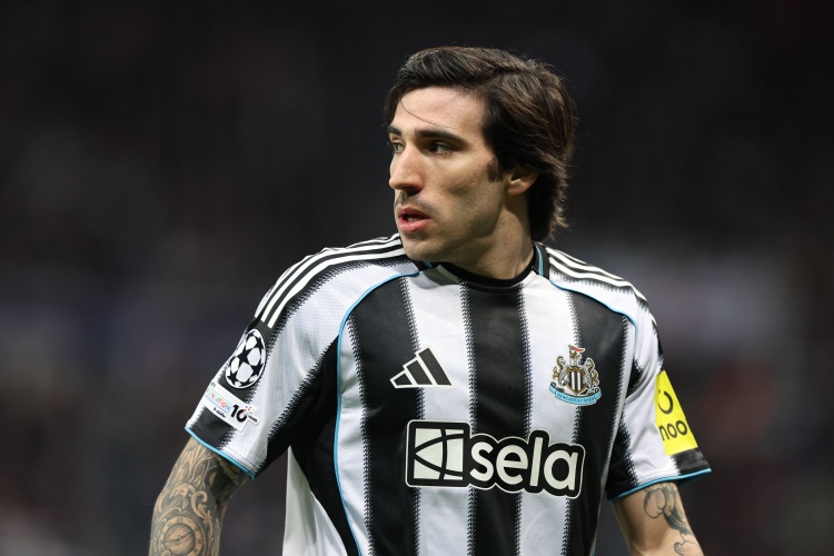 郵報:托納利若入市曼聯(lián)領跑 紐卡夏窗或售核心非吉馬良斯 郵報:托納利若入市曼聯(lián)領跑 紐卡夏窗或售核心非吉馬良斯